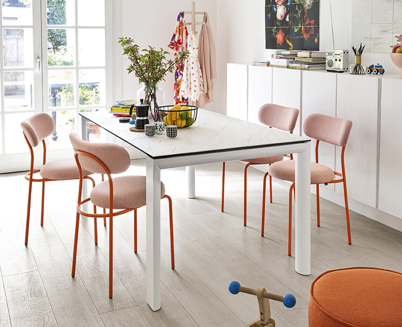 Stol Dorian na razvlačenje