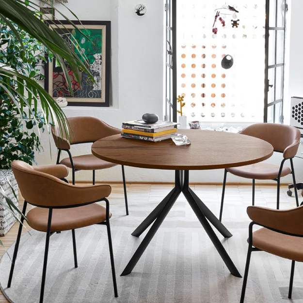 Stol Giove na razvlačenje